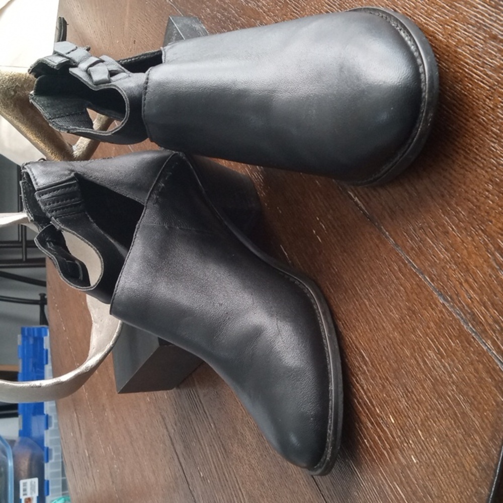 🚨B2G1 KELSI DAGGER Black Ankle Booties(CS)